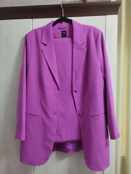 Костюм брючний жіночий