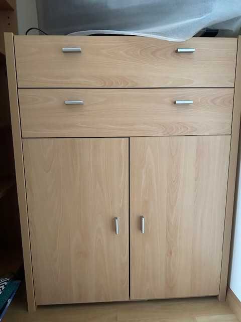 Komoda w jasnym kolorze