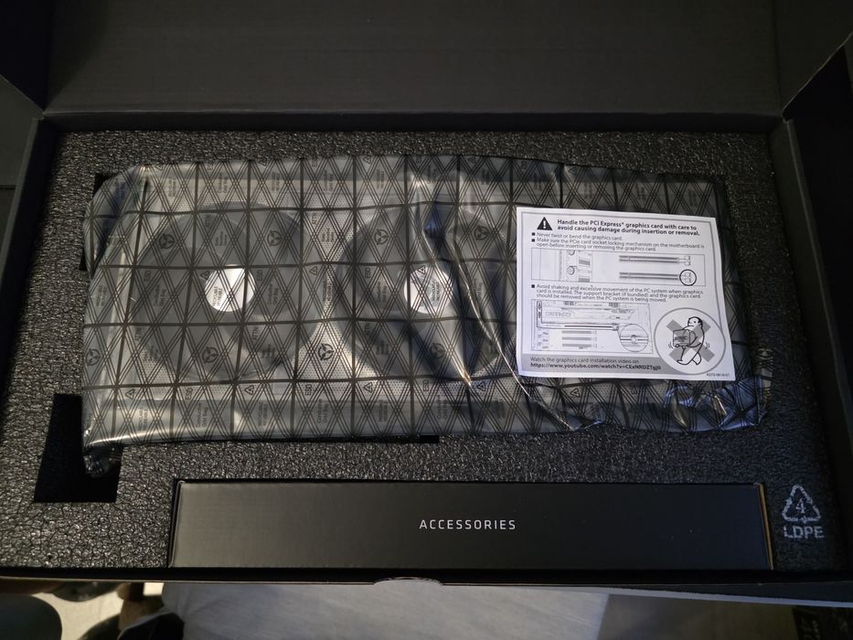 AMD 9070XT Sapphire Nitro+ OC64740662987521122