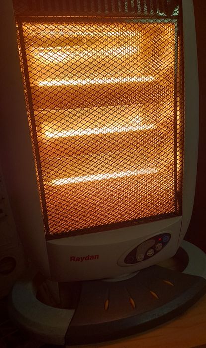 Aquecedor halogéneo Raydan 1200W - Bom estado funcional - ÚLTIMOS DIAS