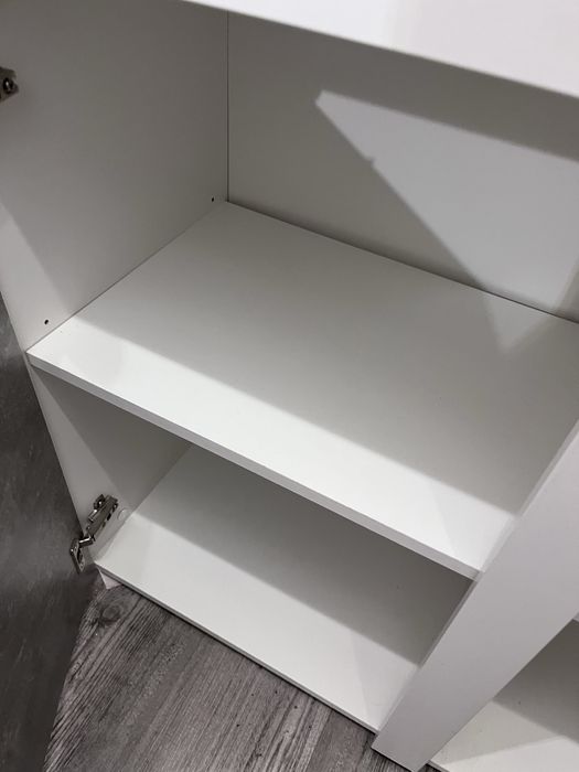 Srzedam białą komode