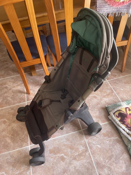 Carrinho bebe nuna passeio