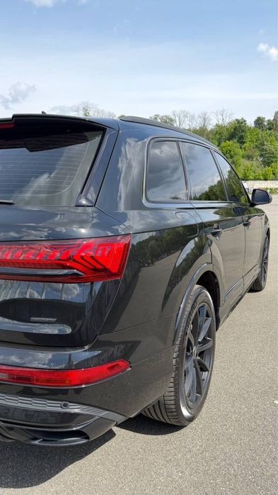 Продам Audi Q7 2022 року