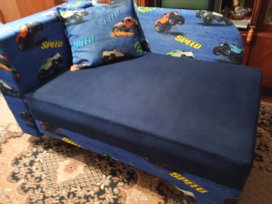 Диван ліжко підліткове