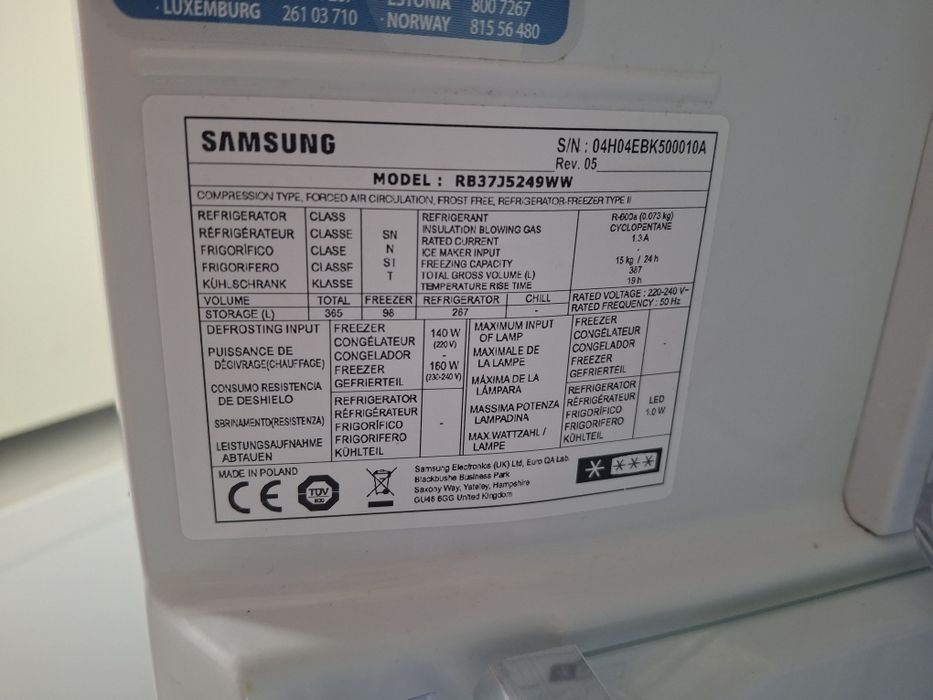 Холодильник  Samsung model RB37J5249WW