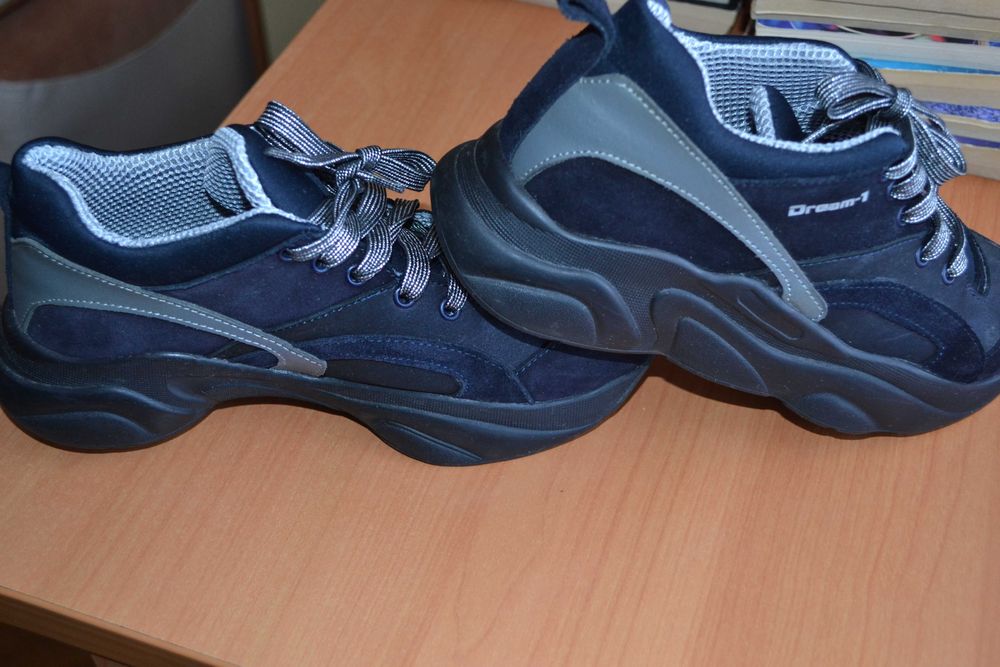 Кросівки шкіряні MAURIZI