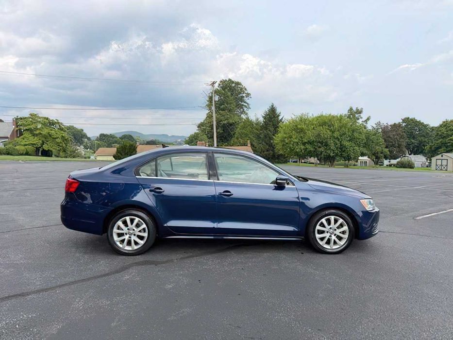 Volkswagen Jetta      2013
