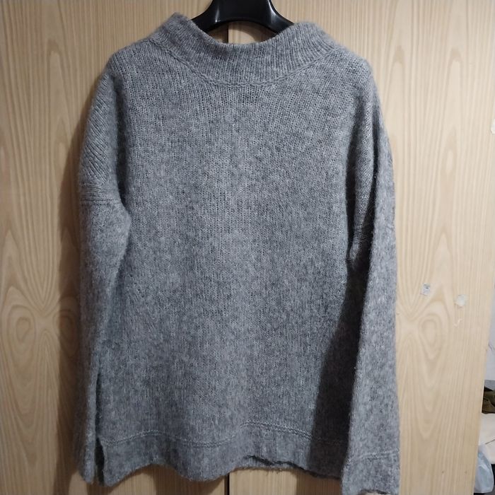 Безшовний невагомий светр Marc Cain,