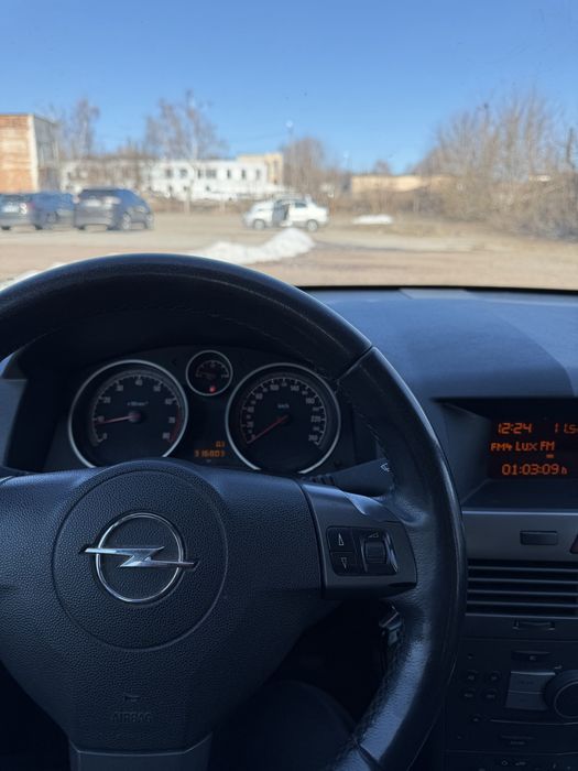 Продам Opel Astra H