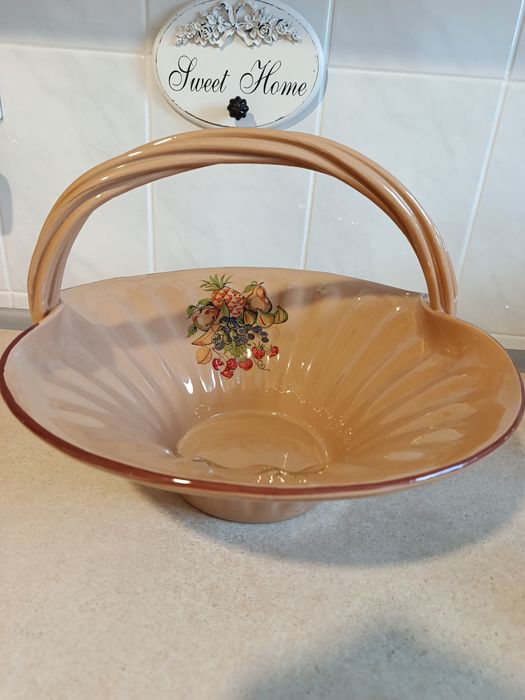 Wielki ceramiczny kosz