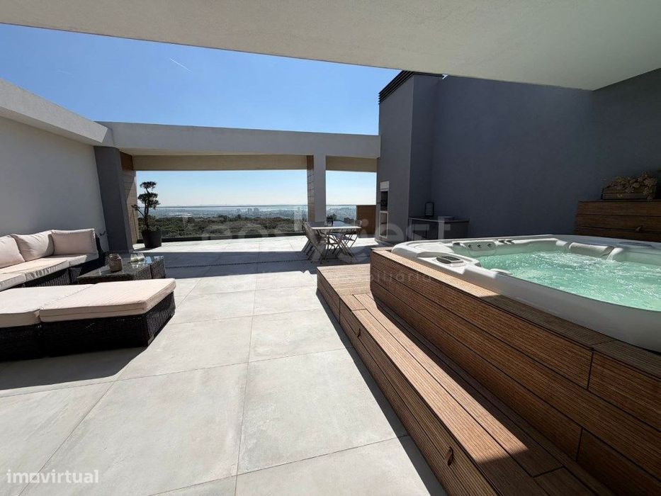 Exclusivo T4 de Luxo no Condomínio Sky City - Terraço de 185m² com ...