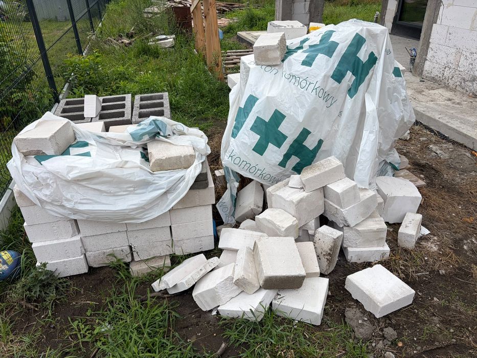 Pustaki pozostalosci bloczki kominowe
