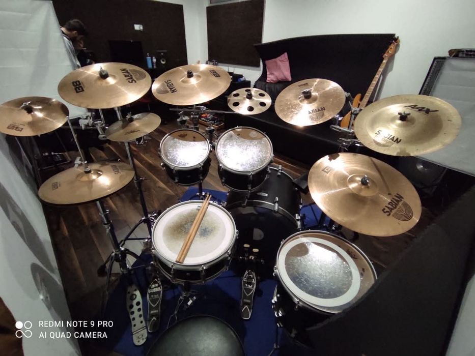 Drumcraft Series 8 Kit completo + 9 pratos Sabian + acessórios