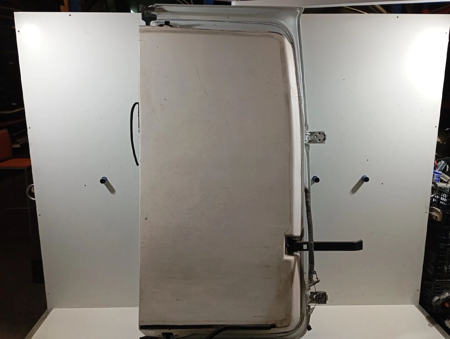 Porta da mala esquerda NISSAN NV400 Combi