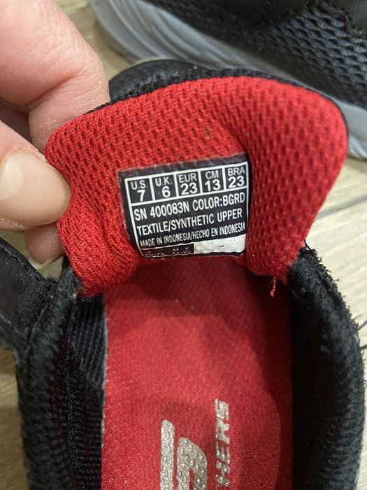 дитячі кросівки skechers 23 розмір