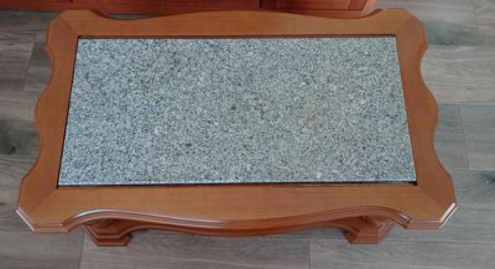 Mesa de centro com pedra