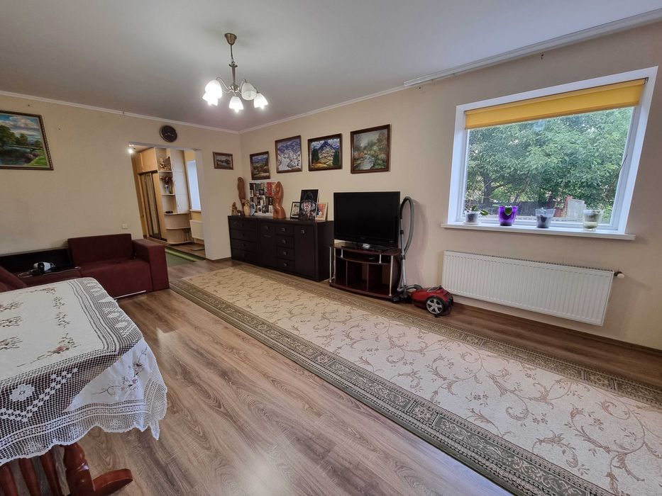 Будинок біля озера, с. Слобода Черкаського району