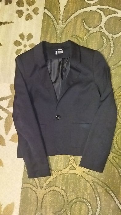 Чорний піджак...