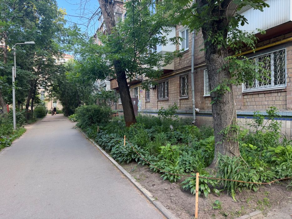 продаж квартири ГАЗ, поряд з ЖК Варшавський