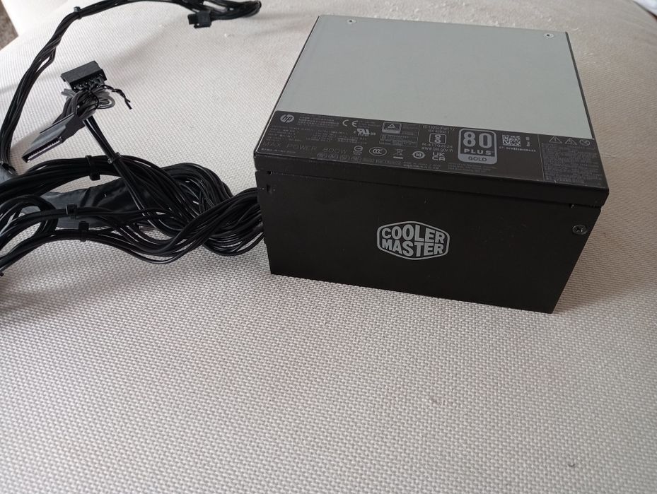 Fonte de Alimentação Cooler Master 800W