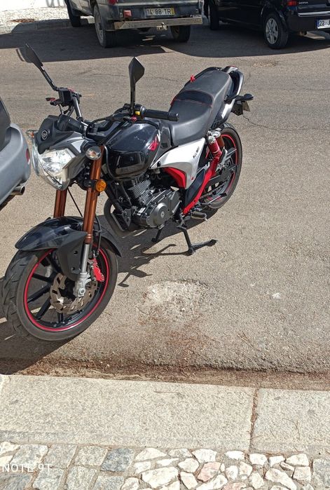 Moto Keeway RKV 125