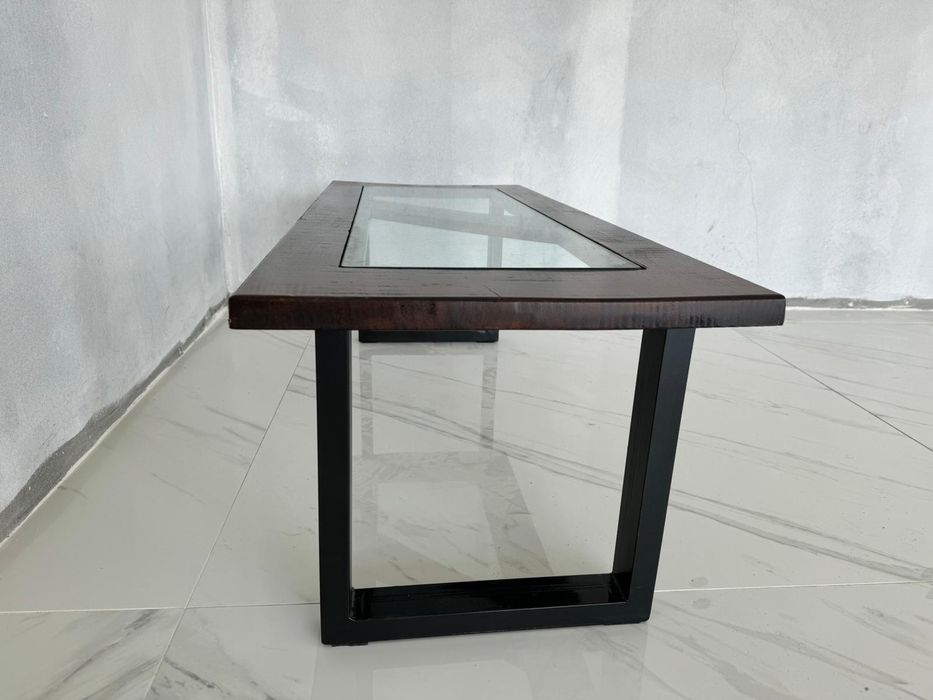 Mesa de centro de madeira e vidro