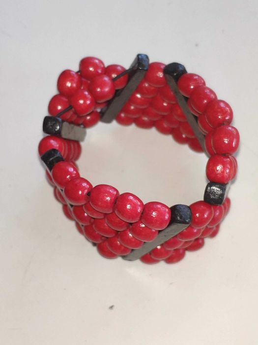Эко браслет, деревянные бусины, красный, винтаж, резинка 14 - 21 см