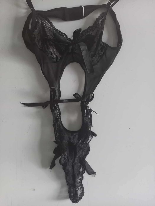 bielizna koronkowa, damska, body koronkowe, wycięte M/L, nowe