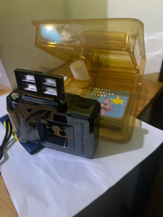 LOMO - Action Sampler com Flash