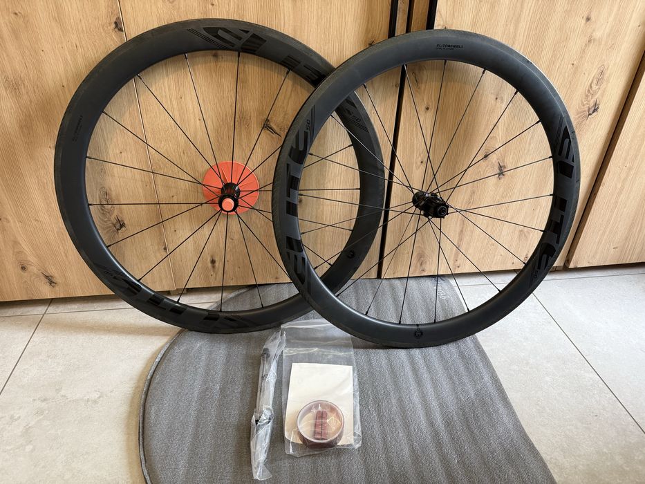 Kola szosowe karbonowe 50 mm v brake