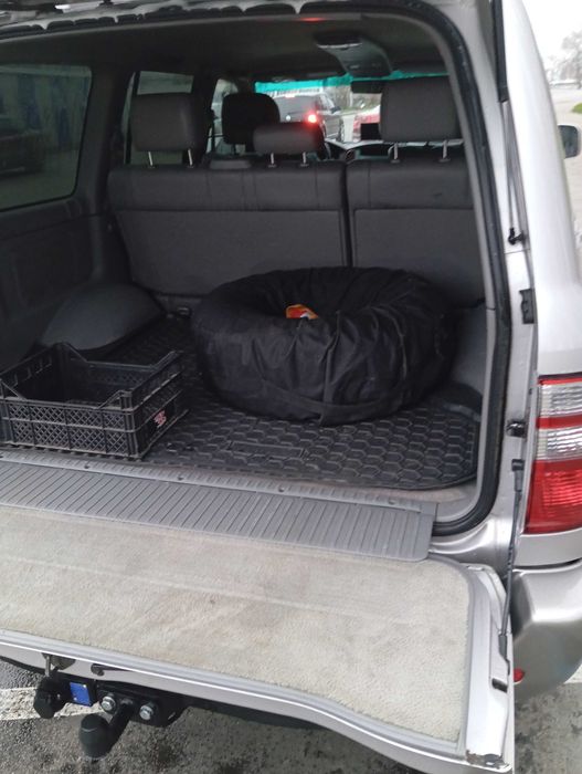 Toyota Land Cruiser 100