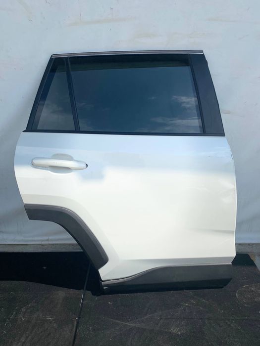 Двері задні праві дверь правая Toyota Rav4 2019-2025