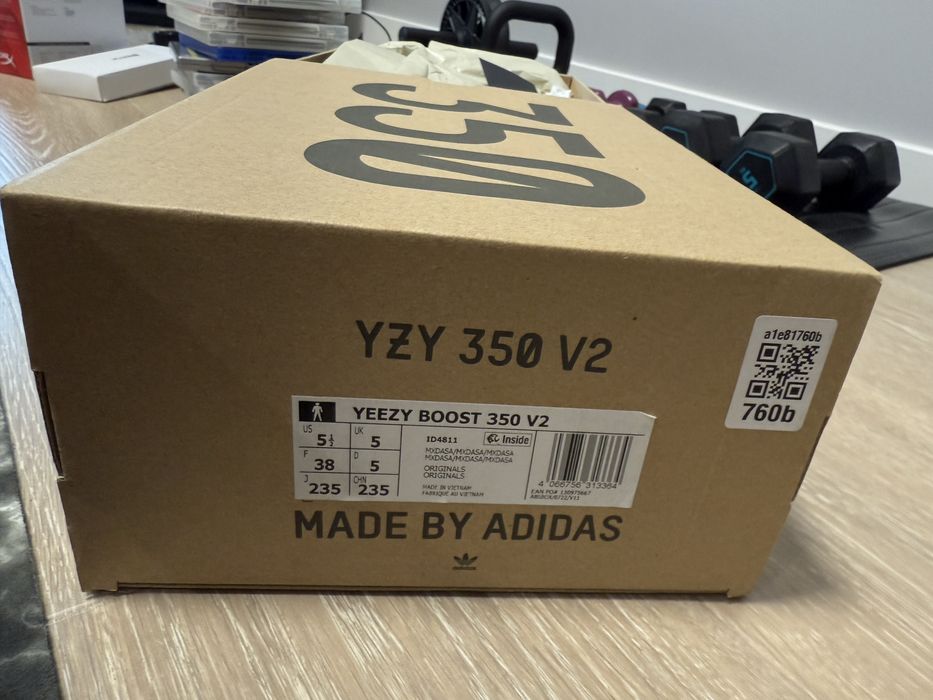 Buty Adidas Yeezy – oryginalne z GOAT