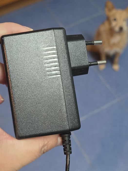 Vendo TV LG muito pouco usada  32 cms.Ideal para quarto de criança.