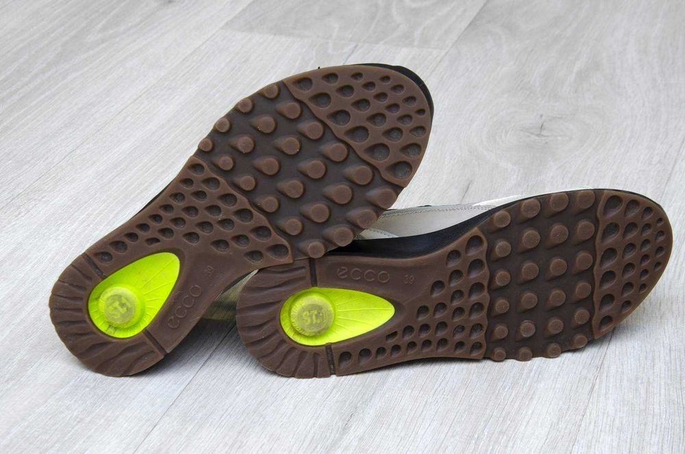 Кросівки Ecco ST1. Устілка 24,5 см