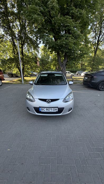 Продам саоє авто Mazda 2