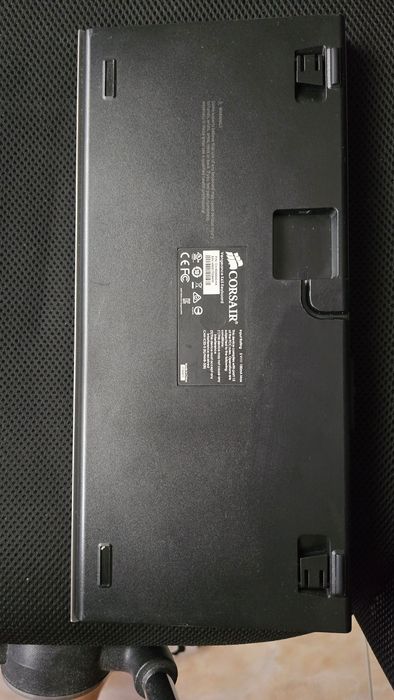 Teclado Mecânico Gaming Corsair Vengeance K65 (TKL - Layout US)