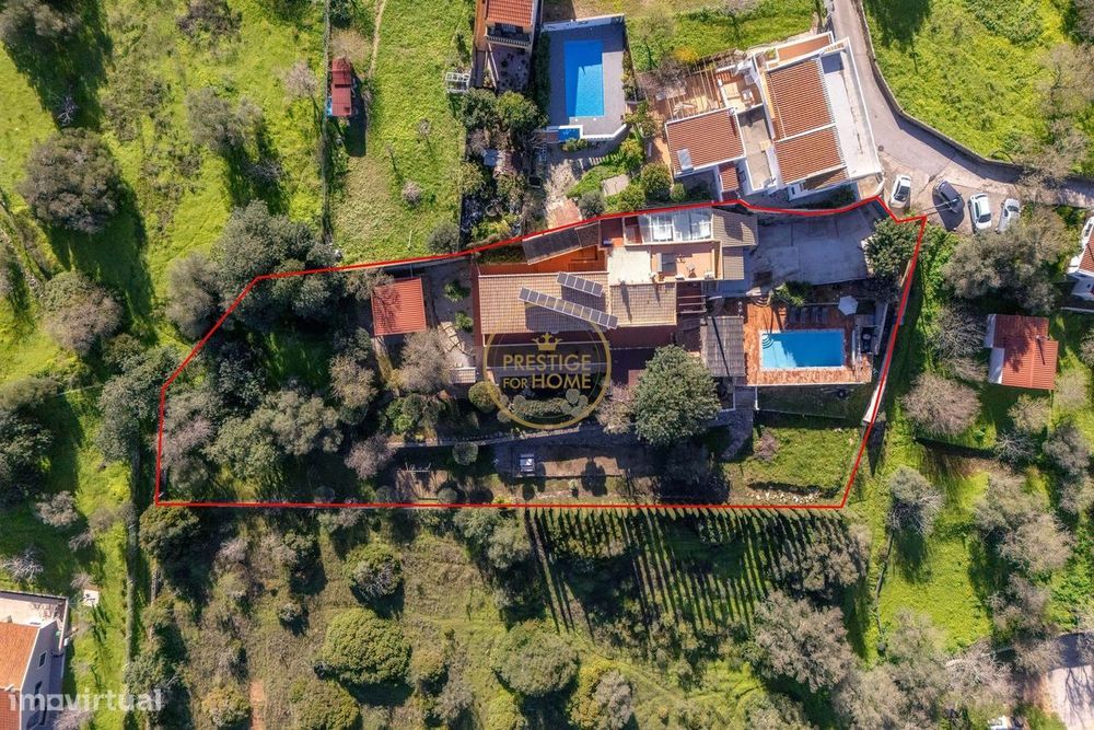 Moradia isolada com piscina e cozinha exterior – Curta distância do ce