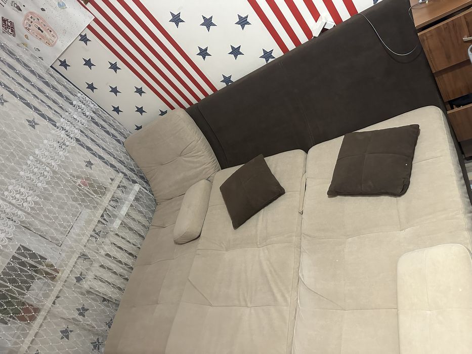 Диван у вітальню від ROLF