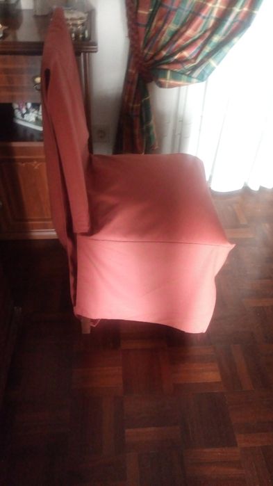 Cadeira estofada rosa velho + conjunto 6 cadeiras antigas em couro