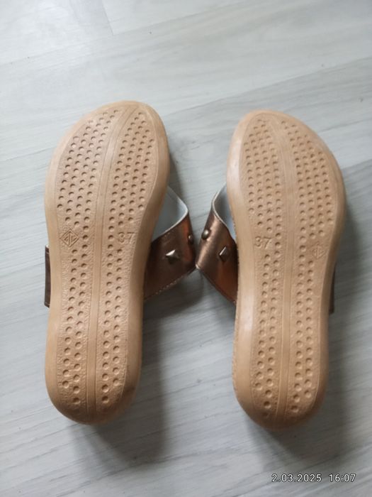 Klapki damskie 37