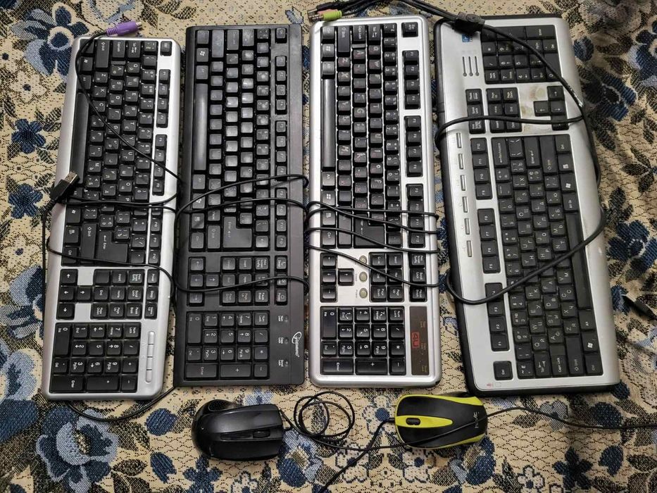 Електро офісна техніка (монітори,клавіатури, факси, телефони і т. д.)