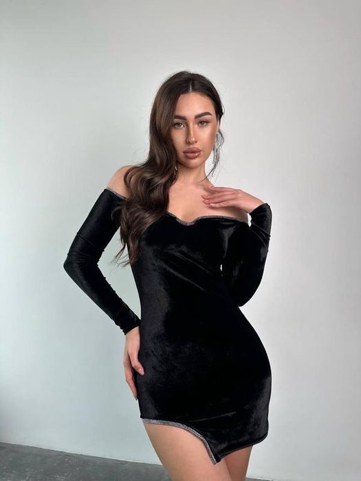 Сукня плаття відкриті плечі