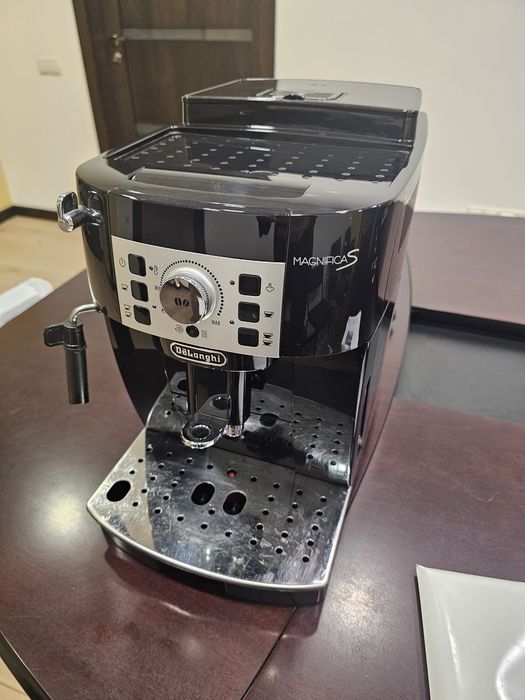 Продам кофемашину DeLonghi Magnifica S ECAM 22.110.B