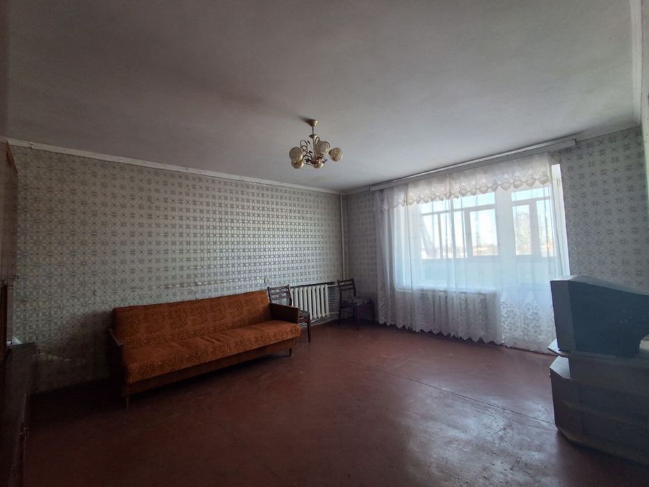 Продаю 1-кімнатну квартиру в м. Ромни, район 5-ї школи