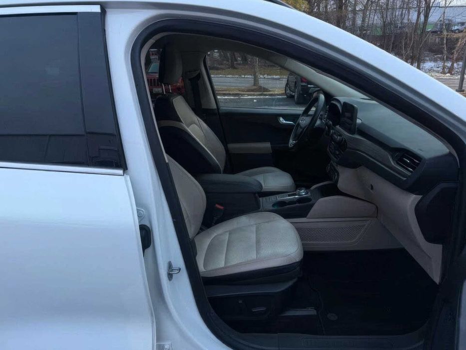 Ford Escape Hybrid Titanium      2020