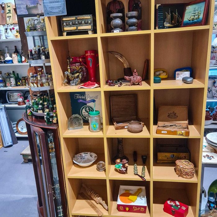 Escultura DecorativaEstilo Cristiano Ronaldo–Jogador Futebol Bicicleta