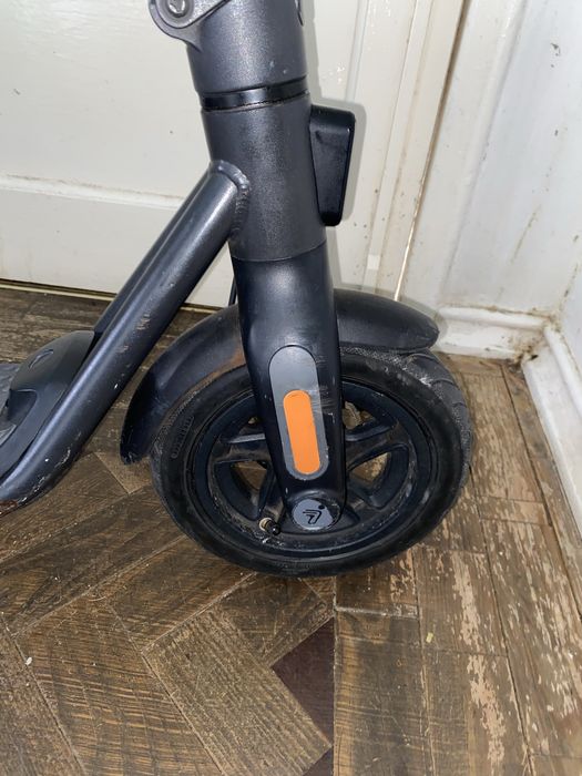 Segway Ninebot F2E – Com Carregador e Manual