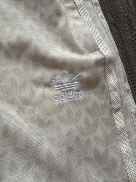 Spodnie dresowe dla dziewczynki adidas 140