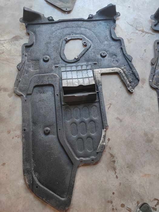 Osłona dolna pod skrzynię biegów BMW E61 e60